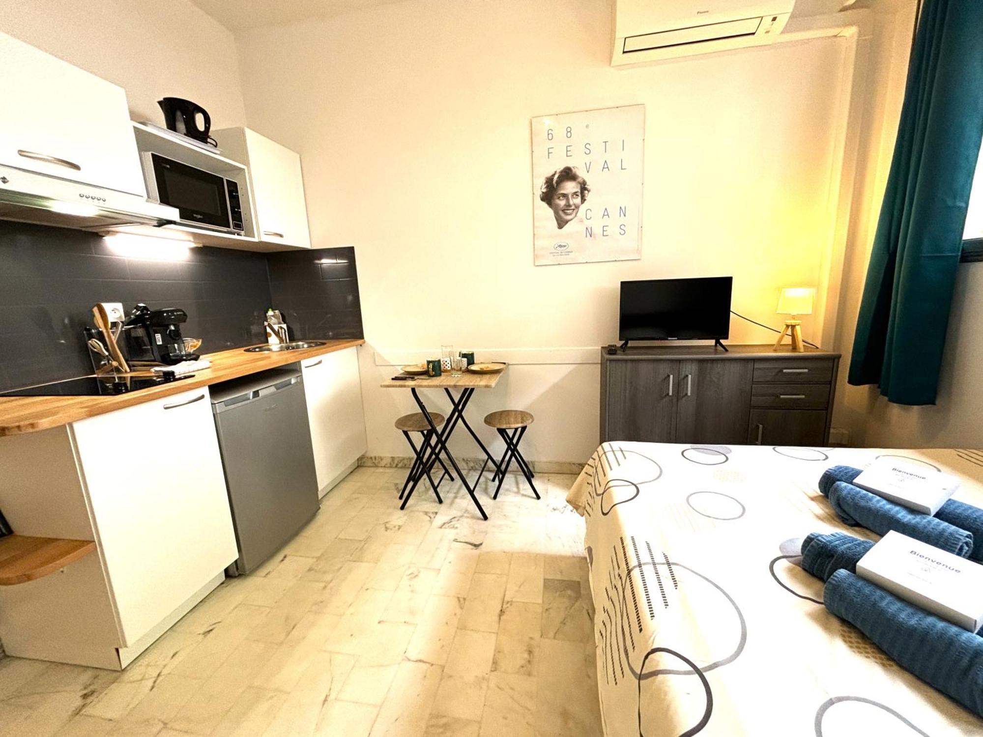 Apartment Cannes Center Wifi Ac 100 M From Croisette Behind Martinez Hotel Cannes